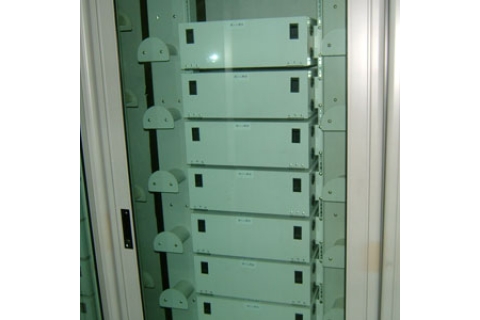 FTTH 41U鋁製機櫃 (空櫃/前壓克門)